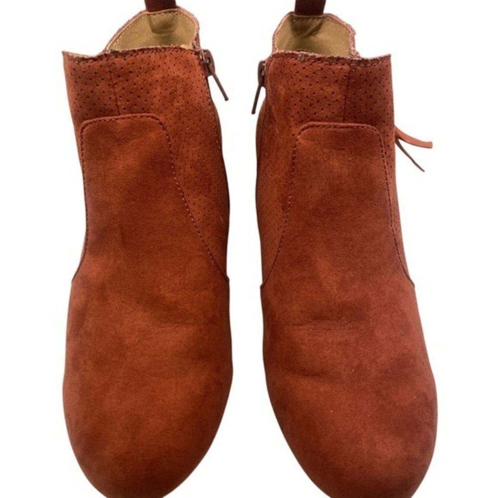 DV8 Dolce Vita Rust Orange Faux Suede Perforated Wedge Ankle Booties 8.5